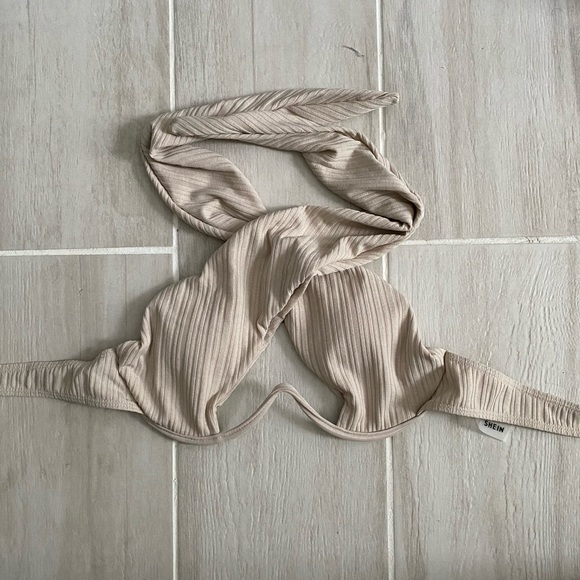 Bathing suit - Picture 4 of 7